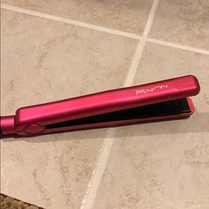 Nume hair straightener excellent used condition
